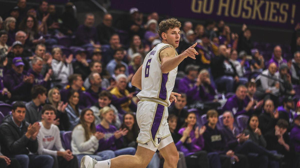 Huskies Men’s Basketball Snaps 3-Game Skid vs. Minnesota