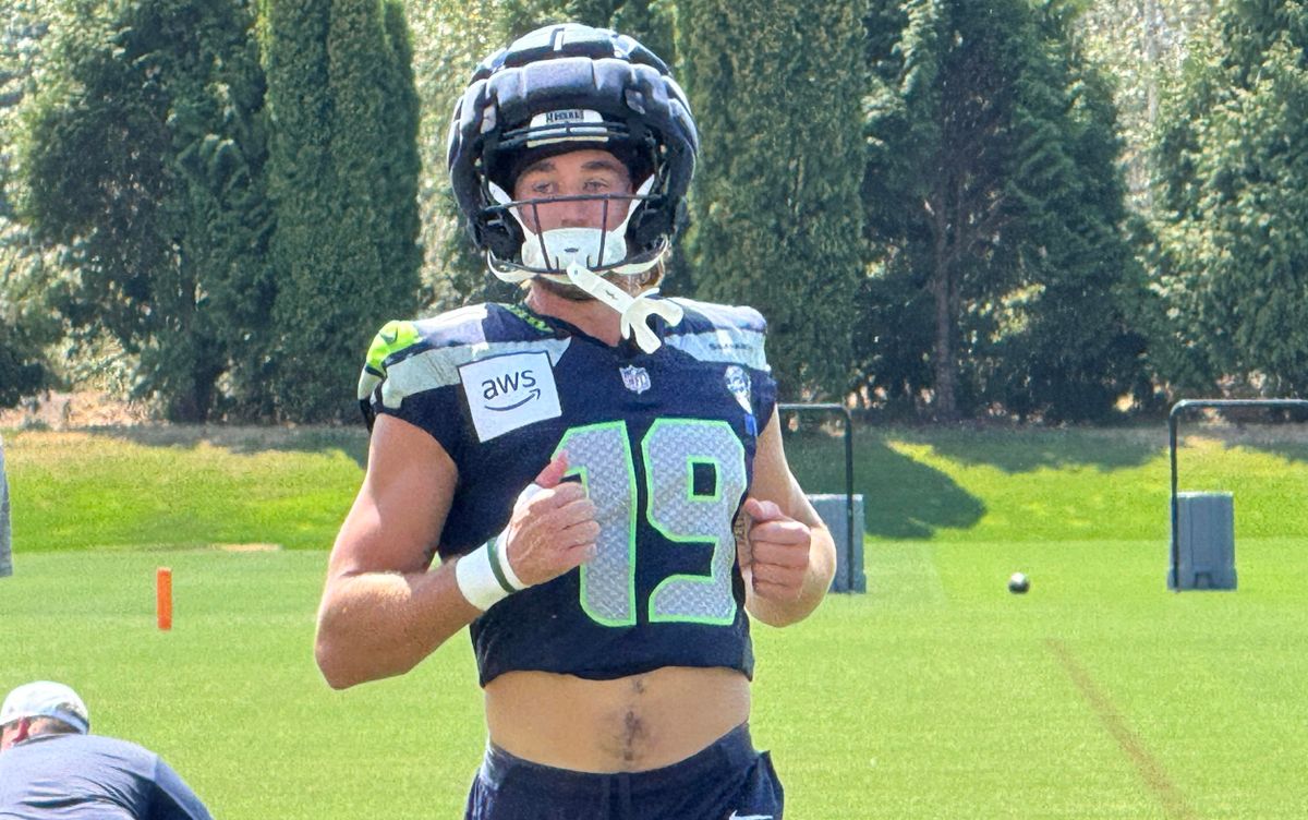Jake Bobo Embracing ‘Different Dynamic’ as Versatile Vet in Year 3 With Seahawks