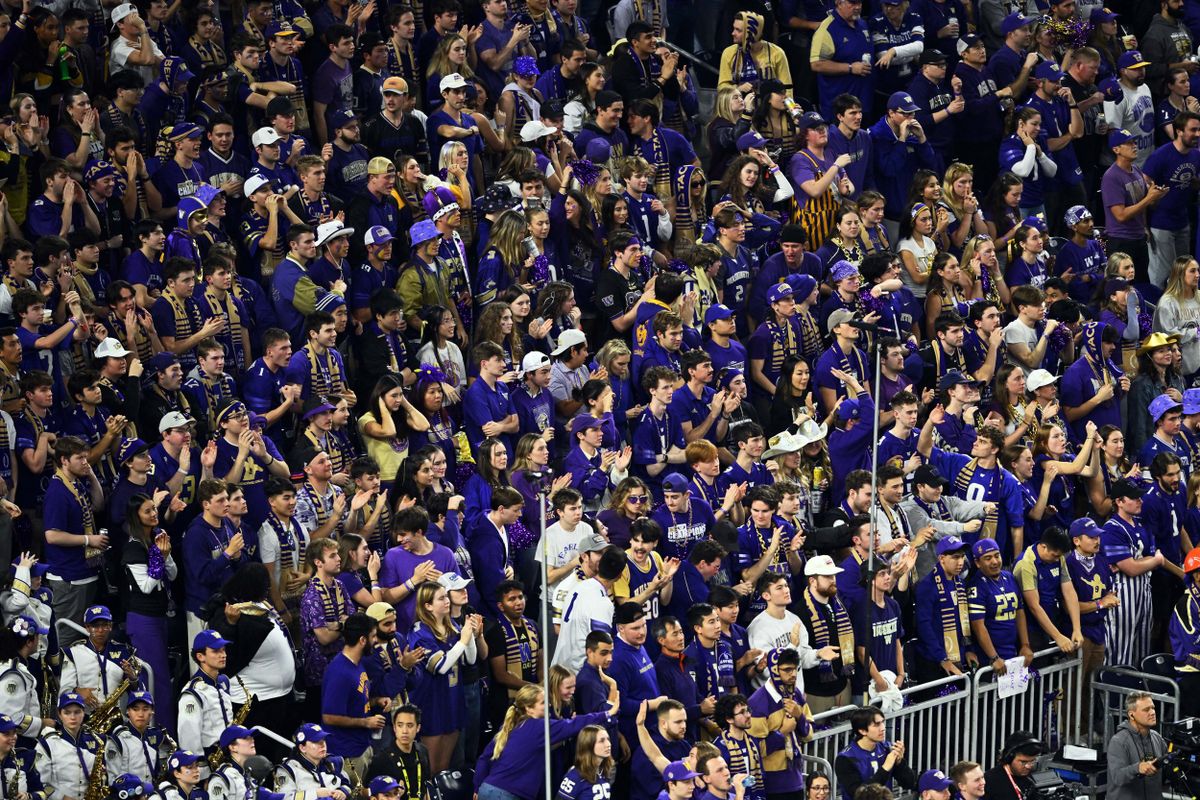 More College Football is Good, So Washington Huskies' Fans Should Be All in on 24-Team Playoff