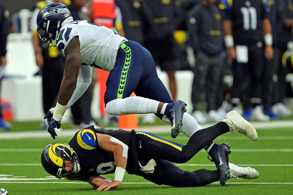 Demarcus Lawrence Signing Proving to Be Shrewd Move for Seahawks