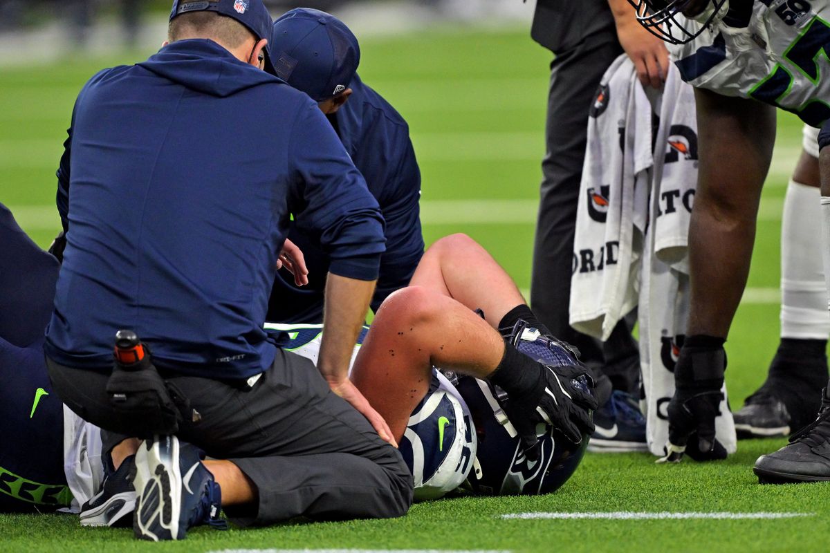 Seahawks Dodge Bullet as Grey Zabel Avoids ‘Significant’ Knee Injury