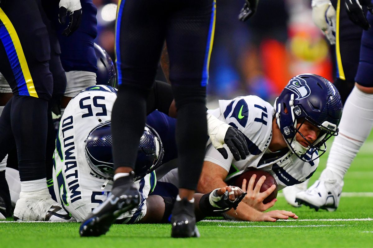 ‘We’ve Got His Back’: Seahawks Support Sam Darnold After Rough Outing in 21-19 Loss to Rams