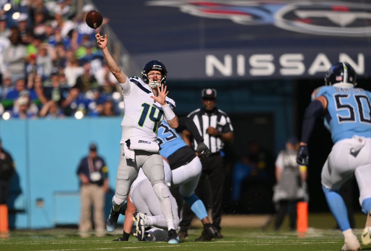 Halftime Observations: Sam Darnold, Jaxon Smith-Njigba Key Seahawks 16-3 Lead vs. Titans
