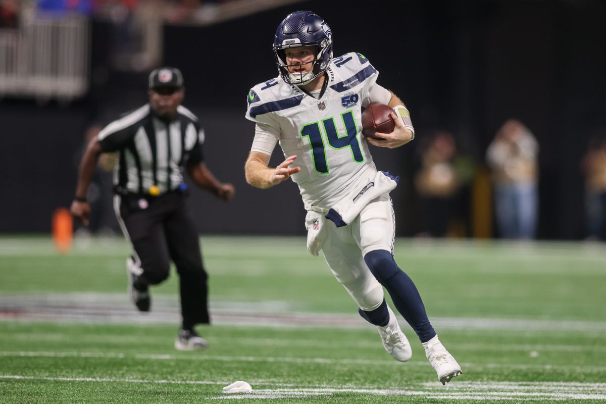 Scrambling Sam Darnold Rediscovers Mojo in Seahawks’ Blowout Win in Atlanta