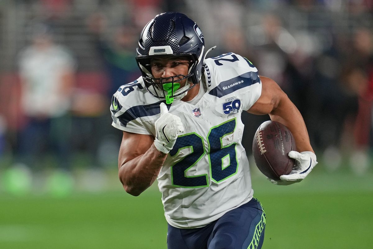 Halftime Observations: Seahawks Play Bully Ball, Take 10-3 Lead Over 49ers