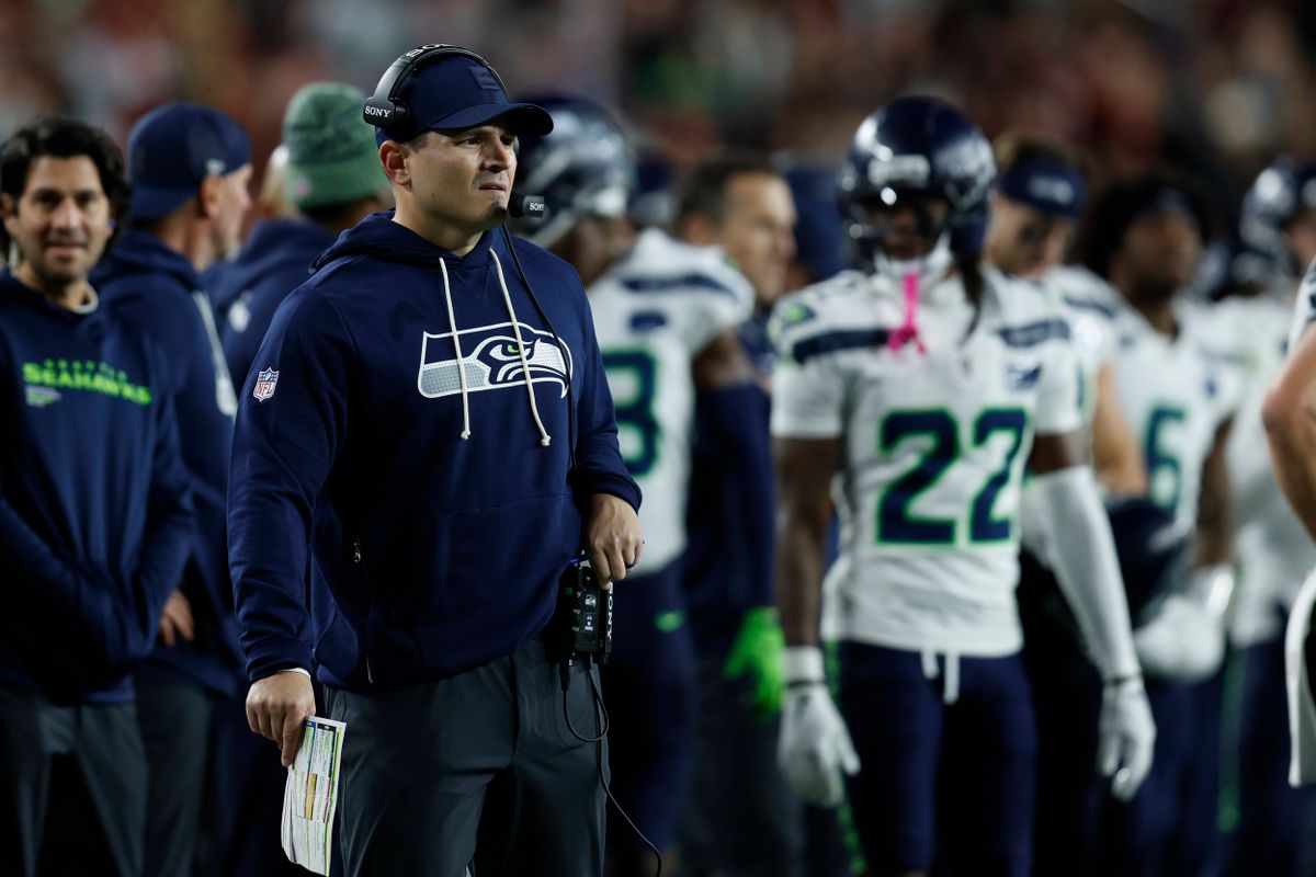 Seahawks Awaiting NFC West Grudge Match After Packers Implode in Chicago