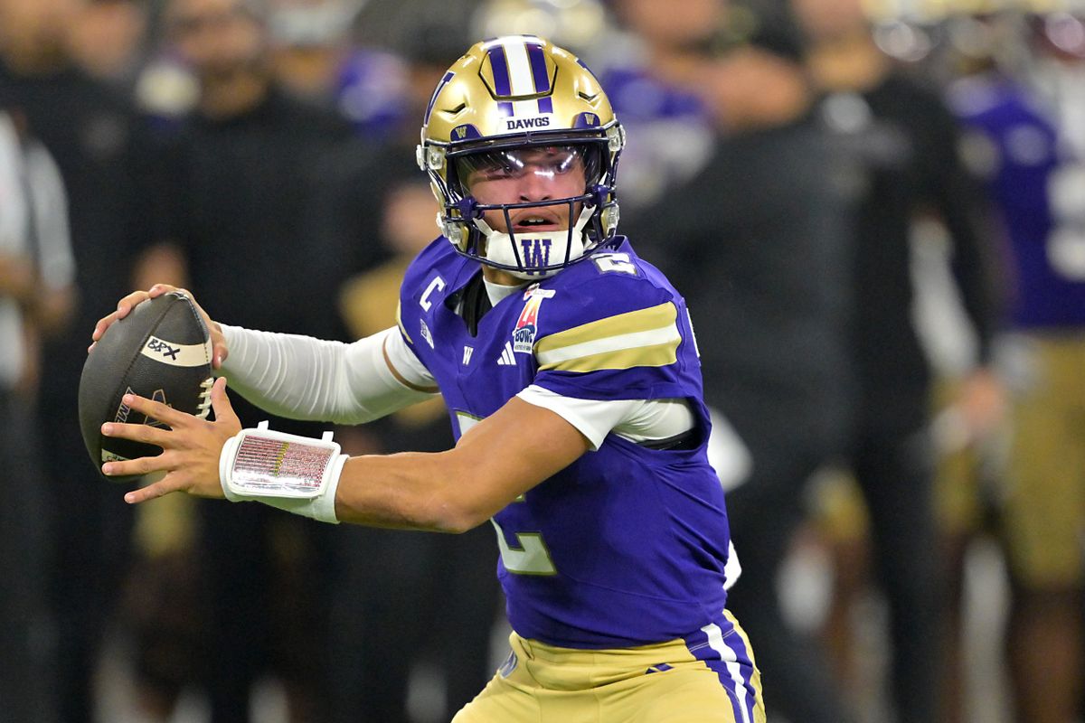 The Montlake Report: Did Demond Williams Win Back Huskies’ Supporters After Transfer Attempt?