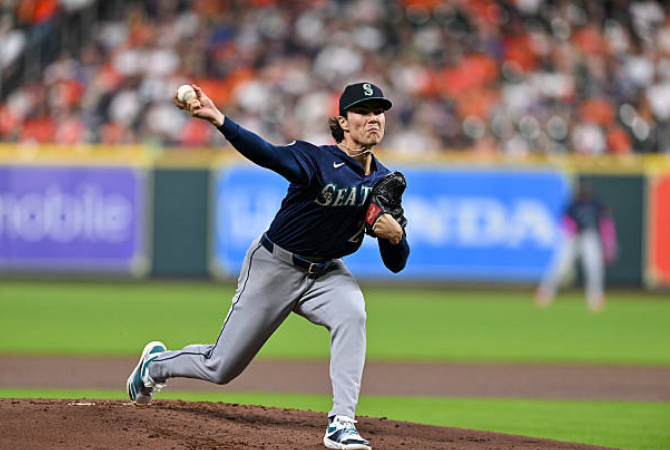 Bryan Woo Exits Houston Outing with Pectoral Tightness, Bullpen Locks Down M’s 4-0 Shutout