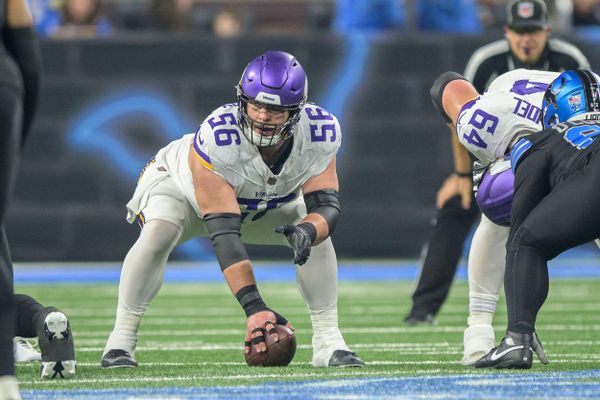 Should Seahawks Consider Sam Darnold, Garrett Bradbury Reunion?