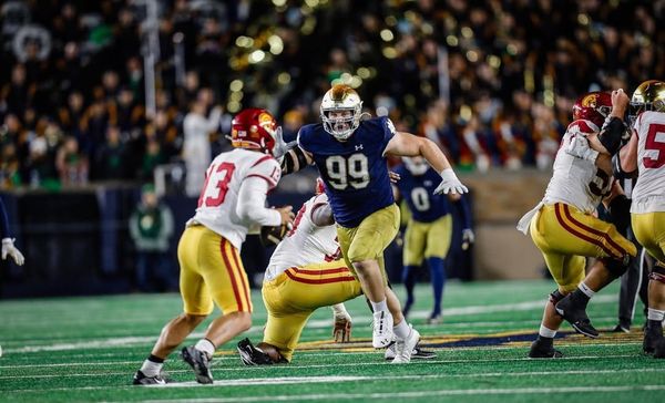 Seahawks Trade Sam Howell to Vikings, Draft Notre Dame DL Rylie Mills With 142nd Pick