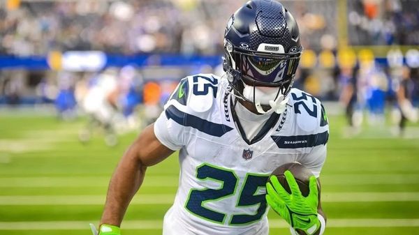Seahawks Place RB Kenny McIntosh on Injured Reserve With Torn ACL