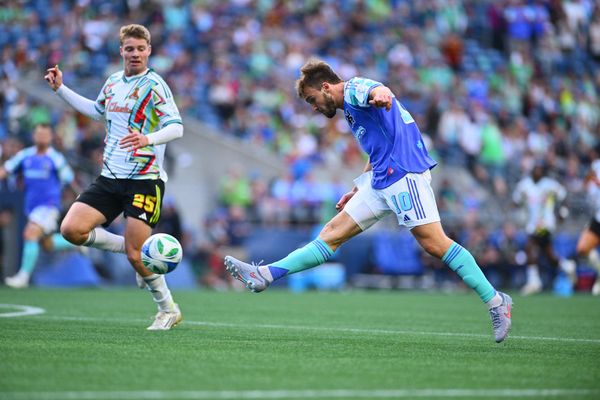Sounders Hoist Heritage Cup, Survive Injuries to Beat ‘Quakes
