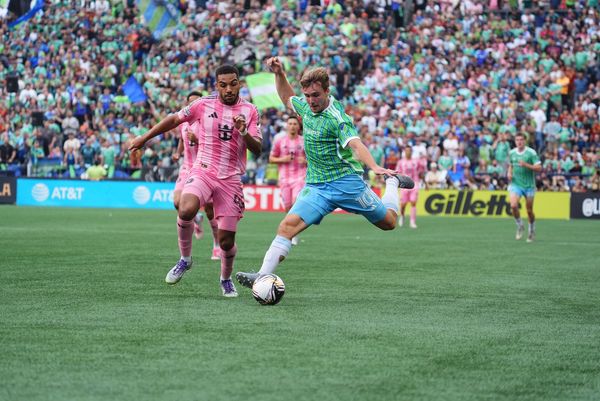 Sounders Notebook: de la Vega Out For Season, Seattle Prepares for Tough Vancouver Side