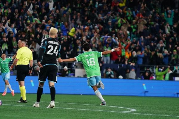 Sounders Offense Explodes, Hangs Four Goals on Minnesota United to Force Game 3