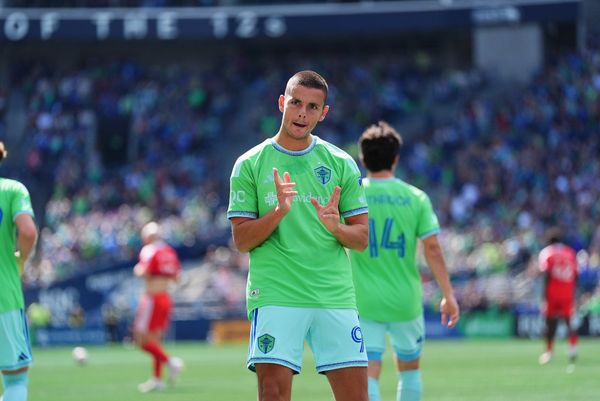 Joveljić Picks Up Brace in Debut, Sounders Manage Thrilling Draw With Solid Chicago