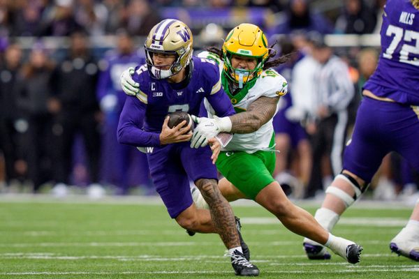 WATCH: Huskies Fall Short vs. Ducks in Season Finale, Still Chasing Big Ten’s Elite
