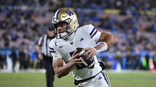Huskies Comes up Roses in Pasadena, Crush UCLA 48-14
