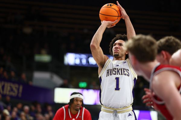 Desmond Claude’s Status Cloudy, Others Near Return as Michigan Schools Visit Huskies