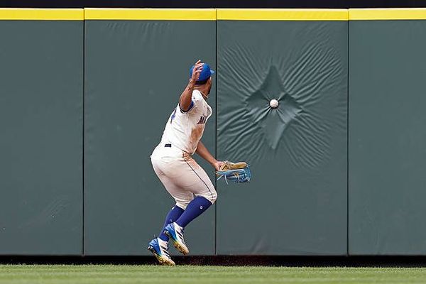 Defense Falls Apart as Mariners Get Shredded 11-3 By Astros