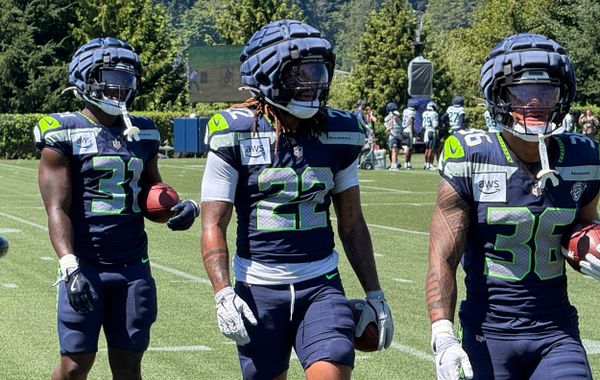 Analysis: Examining 4 Seahawks Offensive Roster Bubble Battles Midway Through Preseason
