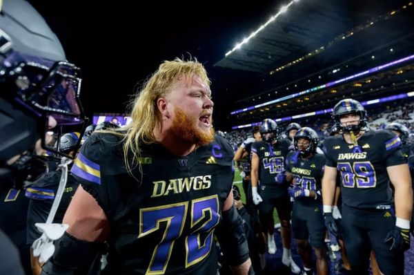 Big Ten Picks: Huskies Ready to Jump in USC Dumpster Fire