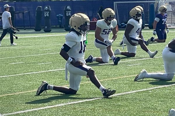 Camp Takeaways: Huskies’ ‘Batman’ Makes Big Contact on First Day of Full Pads