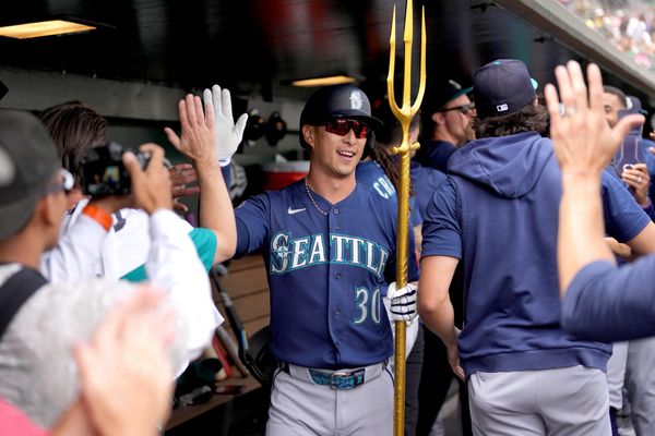 M’s Complete 22-4 Sweep of A’s with 9-1 Blowout, Take First Place in AL West