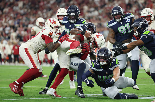 Halftime Observations: Seahawks in Command, Leading Cardinals 14-3 on TNF