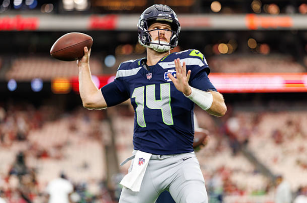 ‘Playing Out of His Mind,’ Sam Darnold Brings Finishing Touch For Streaking Seahawks in Arizona