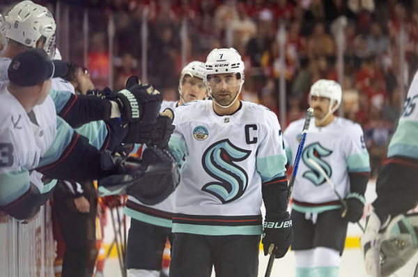 Analysis: Jordan Eberle, Kraken Get Offensive in 6-1 Season-Opening Win Over Flames