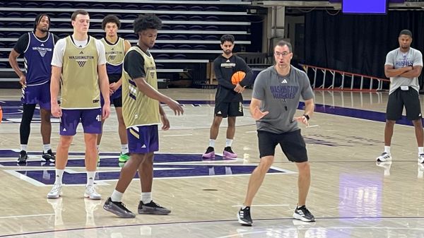Washington Men’s Basketball Coach Danny Sprinkle: ‘This Ain’t Last Year’s Team’