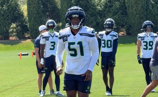 Disruptive Undrafted DL Jared Ivey Working to ‘Earn Trust’ of Seahawks’ Coaches, Veterans