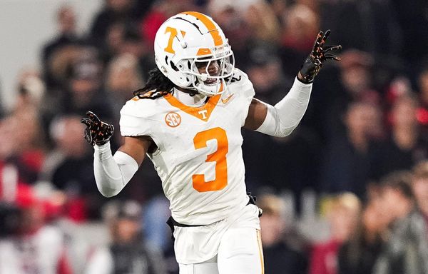 Which Players Could Seahawks ‘Stick & Pick’ at No. 32 in 2026 NFL Draft?