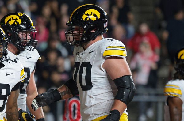 Seahawks Trade Up to Pick No. 148, Draft Iowa G Beau Stephens