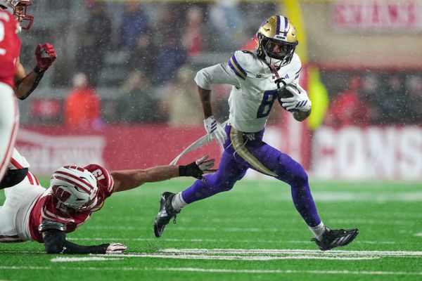 WATCH: Huskies' Offense Goes Cold in Ugly 13-10 Loss to Badgers in Madison