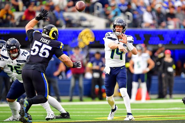 Halftime Observations: Seahawks Trail Rams 14-9