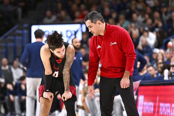 Redhawks Second Half Miscues Persist in 68-55 Loss to Beavers