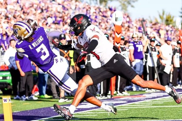 Huskies Dominate Eastern Washington, Leave Unanswered Questions