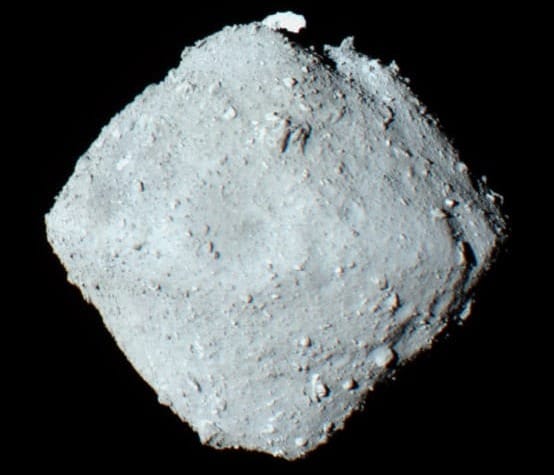 C-type asteroid 162173 Ryugu, seen by the ONC-T camera on board of Hayabusa2