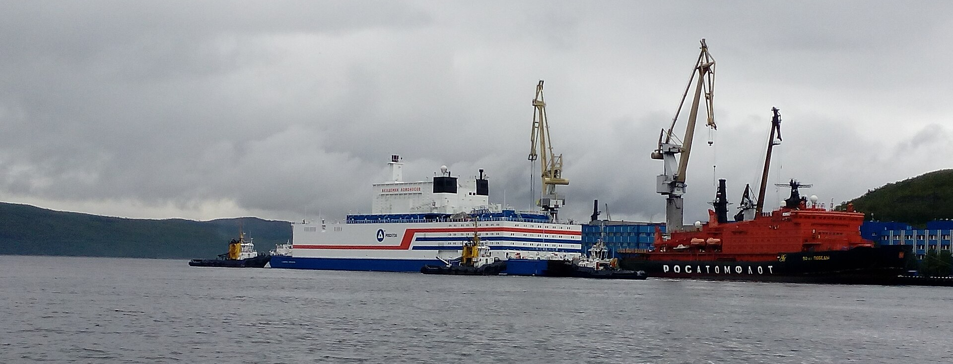 Floating nuclear power station