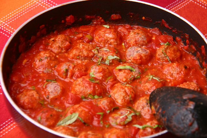 Čufti v paradižnikovi omaki