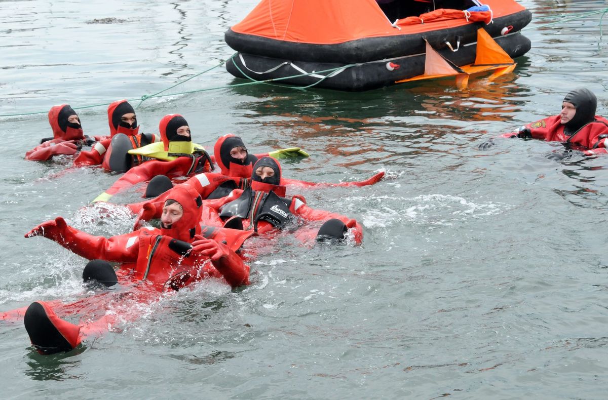 SYNCHRONIZED SWIMMING FOR SAFETY