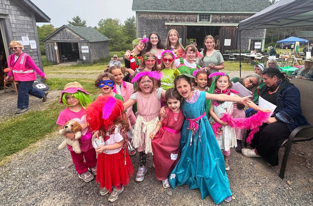 RHUBARB GARB FASHIONISTAS