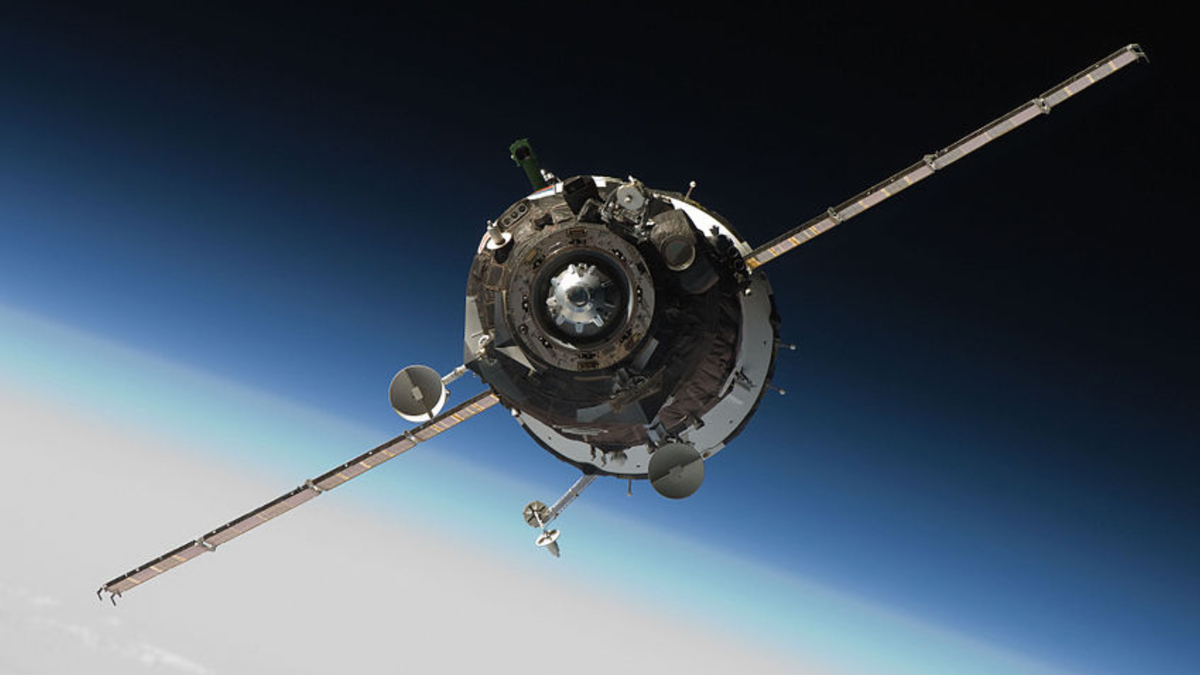 KH-11 KENNEN: America's Secret Spy Satellite That Watches the World From Space