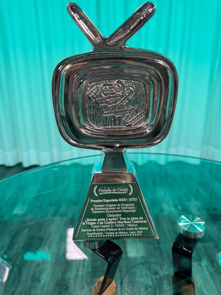 An image of the Pantalla de Cristal award for ¿Dónde Anda Lupita?