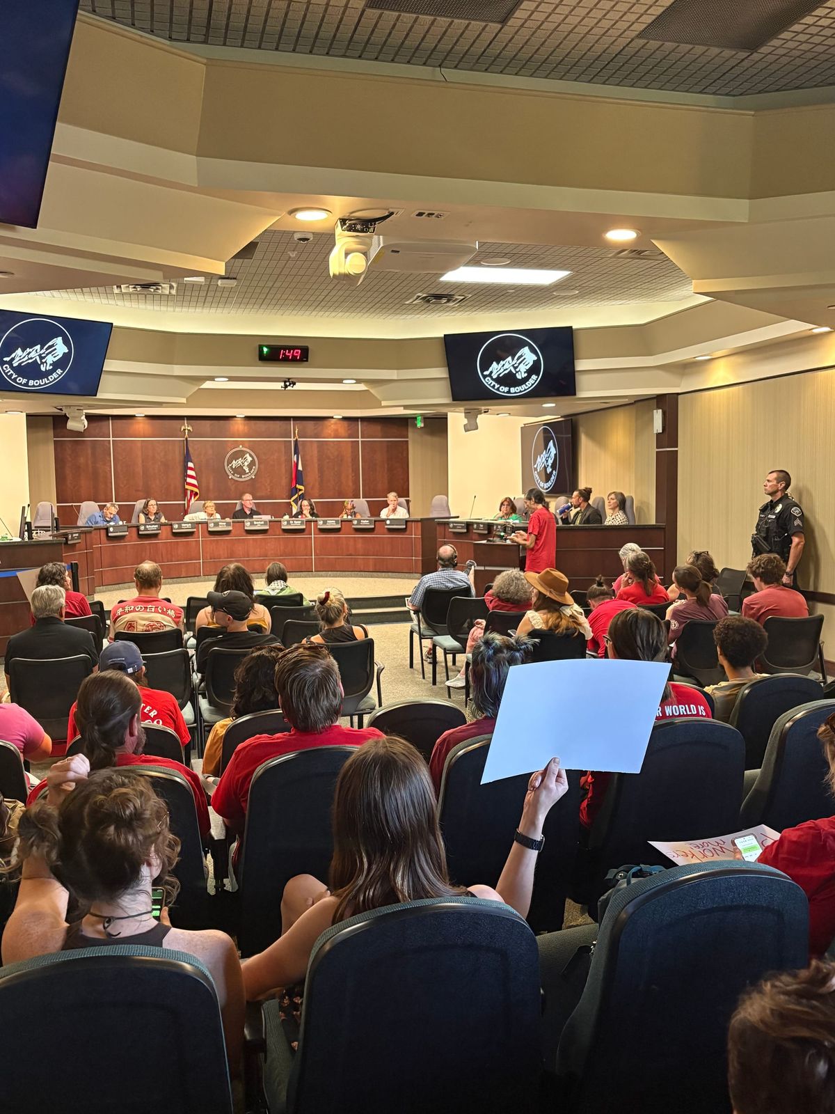 Proposals to Reduce Tipped Workers’ Pay Die At Boulder City Council