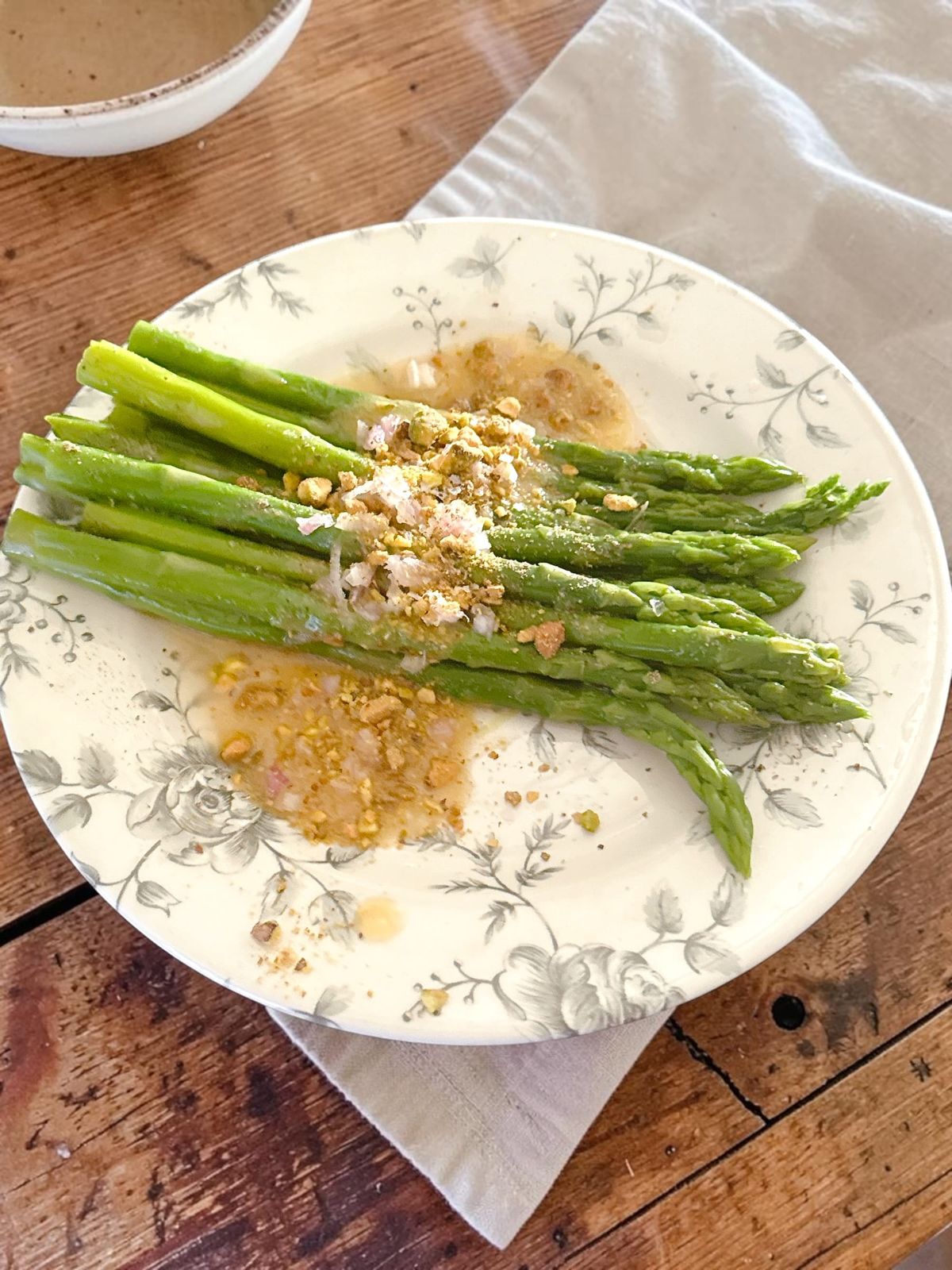 Chilled Asparagus Salad: Your New “Ride or Die” Spring App
