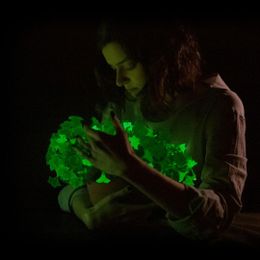 Научни новини: Генетични редакции, светещи цветя и пътешествия из Слънчевата система