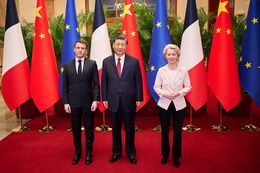 За Китай, Европа и червените линии