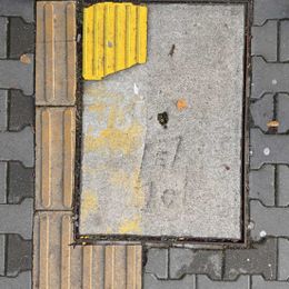 Концепцията за достъпна среда на фона на ремонтите на тротоарите в София